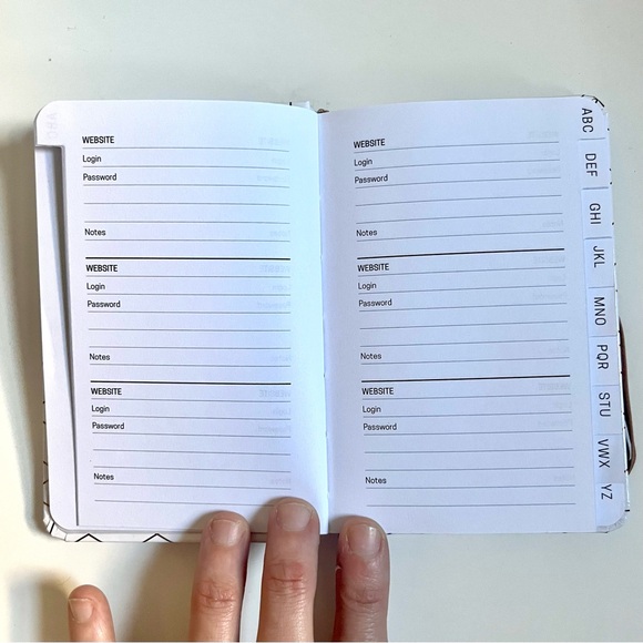 ๐ท๏ธ Caliber password keeper hard cover abstract mini journal for purse - Picture 11 of 12